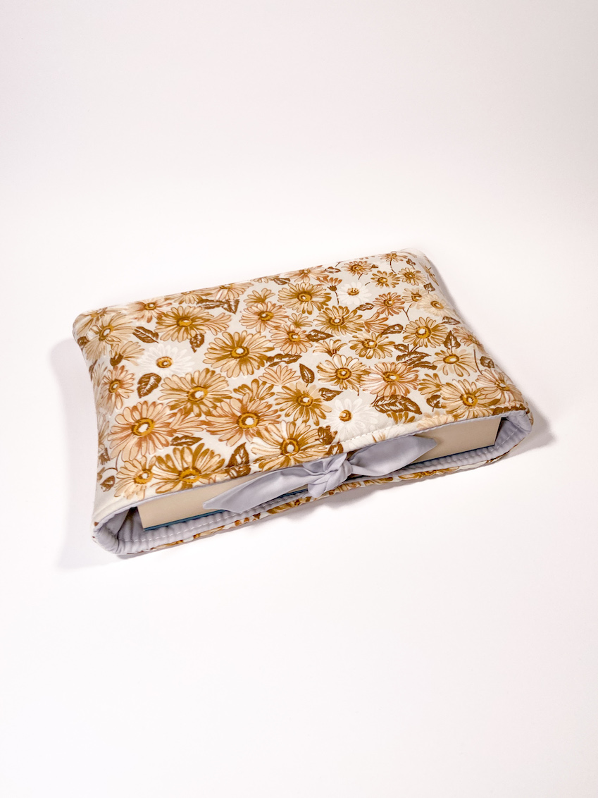 Book Sleeve VINTAGE Margaret