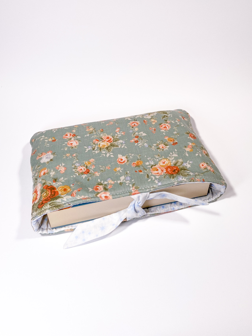 Book Sleeve VINTAGE Tina