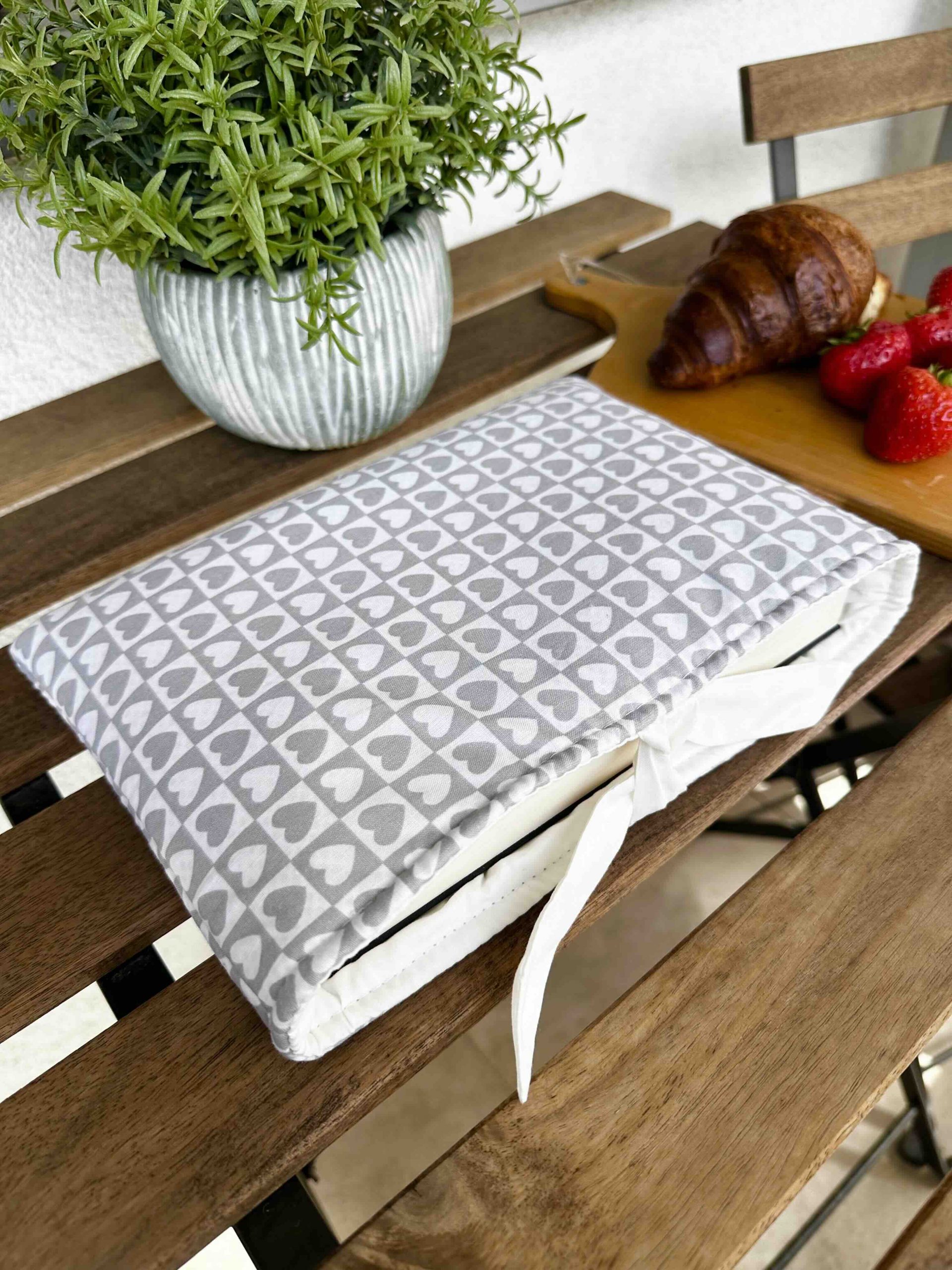 Book Sleeve VINTAGE Chess Hearts