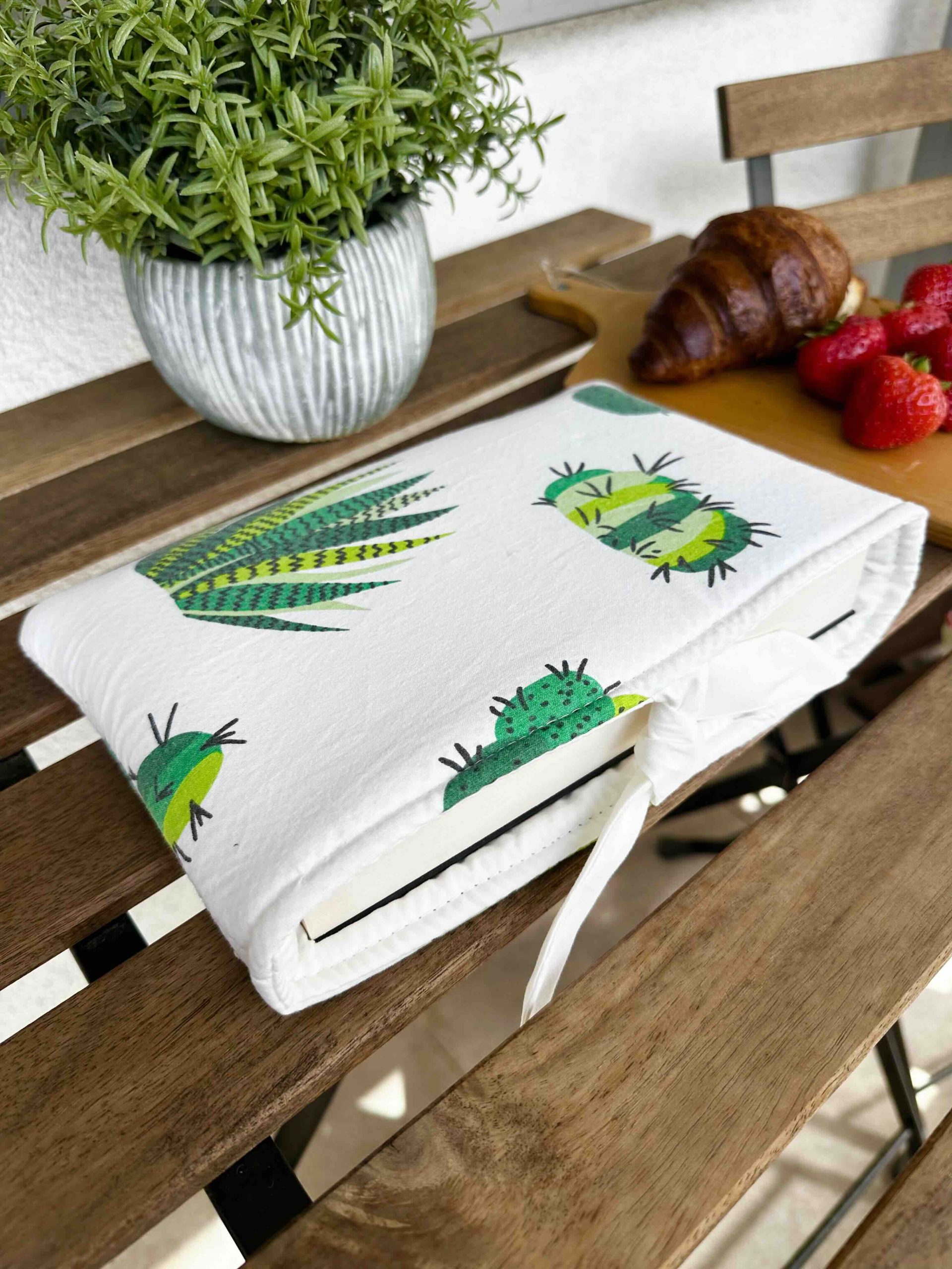 Book Sleeve VINTAGE Cactus
